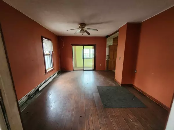 Lowell, MA 01852,15 Carter Ave