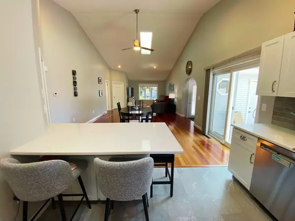 South Hadley, MA 01075,101 Alvord Place #101