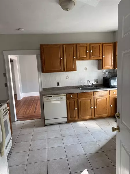 49 Conwell Ave #2, Somerville, MA 02144