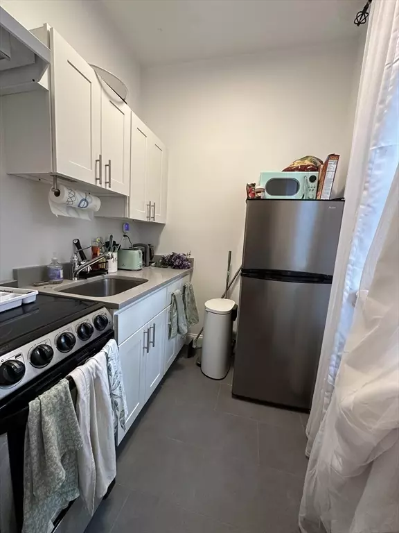 Boston, MA 02114,107 Charles Street #2