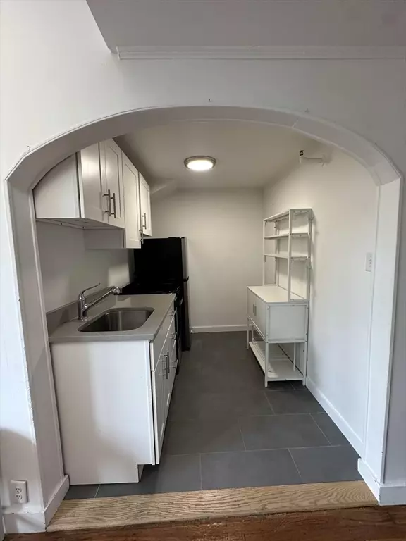 Boston, MA 02114,109 Charles Street #5