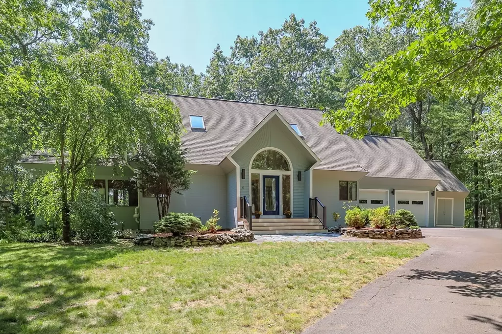 Pepperell, MA 01463,4 Blue Herons Way