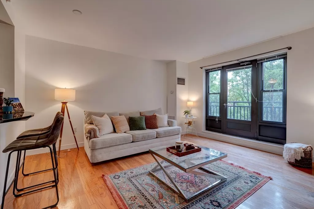 Boston, MA 02118,519 Harrison Ave #421D