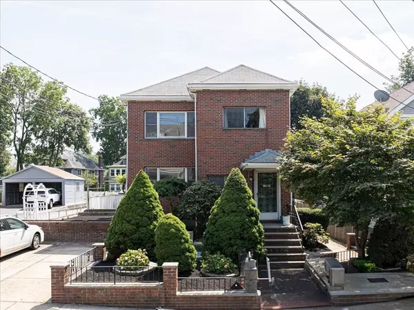 Newton, MA 02458,146-148 Pearl St.