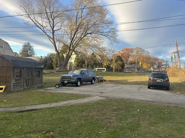 Methuen, MA 01844,3 Thissell St