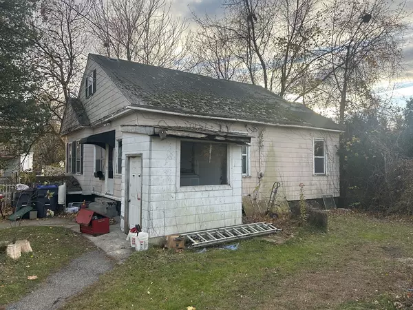 Methuen, MA 01844,3 Thissell St