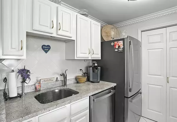 Boston, MA 02114,150 Staniford St #1009