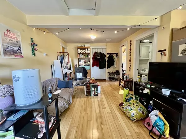 Boston, MA 02119,13 Centre St #2