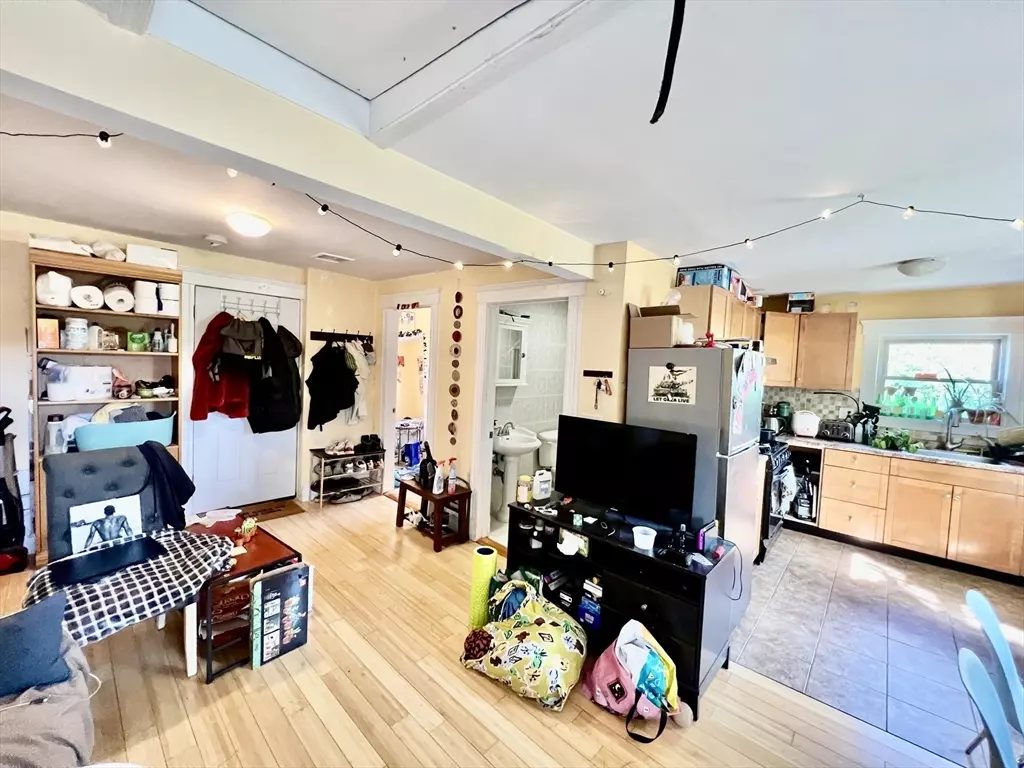 Boston, MA 02119,13 Centre St #2