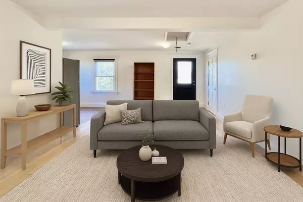 13 Centre St #2, Boston, MA 02119