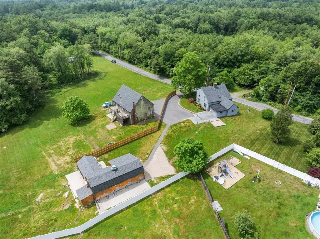 Acushnet, MA 02743,16 Morses Ln