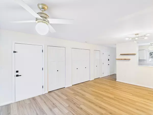 Lowell, MA 01850,375 Aiken Ave #9