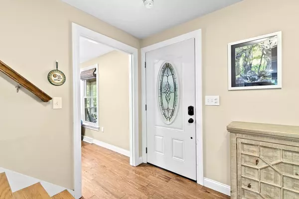 Hanson, MA 02341,76 Union St