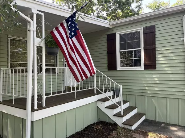Wareham, MA 02576,106 Dolittle Lane