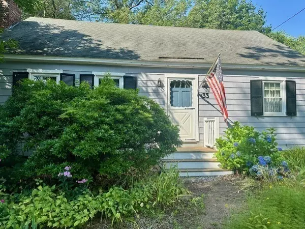 33 Forest St, North Andover, MA 01845