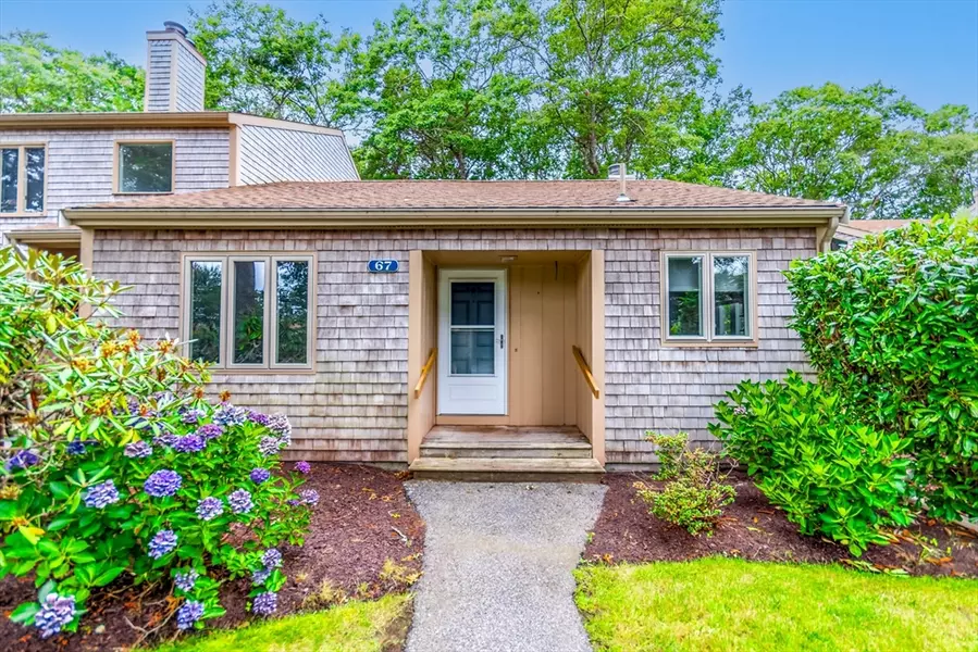 67 Woodland Trl #67, Falmouth, MA 02536