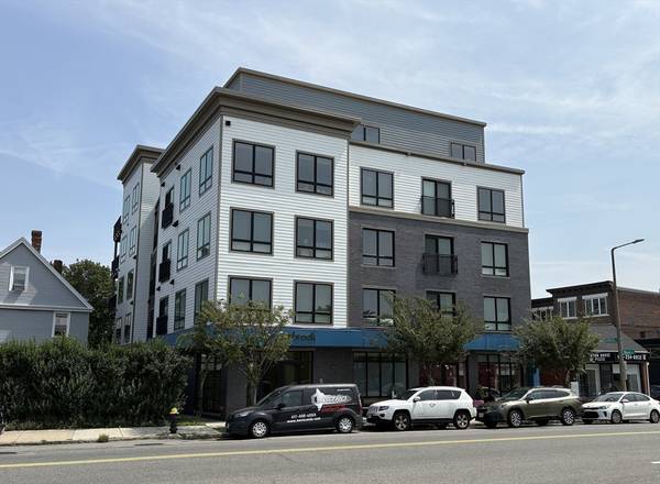 214 Market St #405, Boston, MA 02135