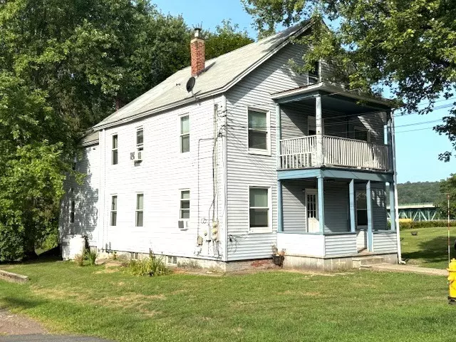 Gill, MA 01354,6 Walnut Street