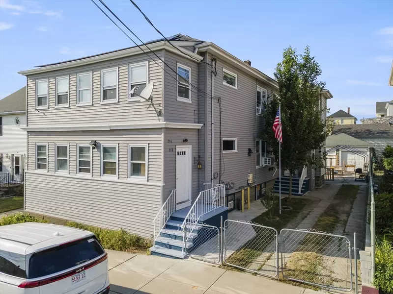 296-298 Center St, Fall River, MA 02724