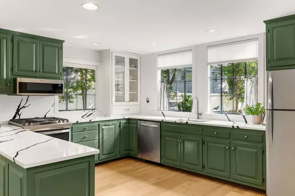 Medfield, MA 02052,56 Spring St