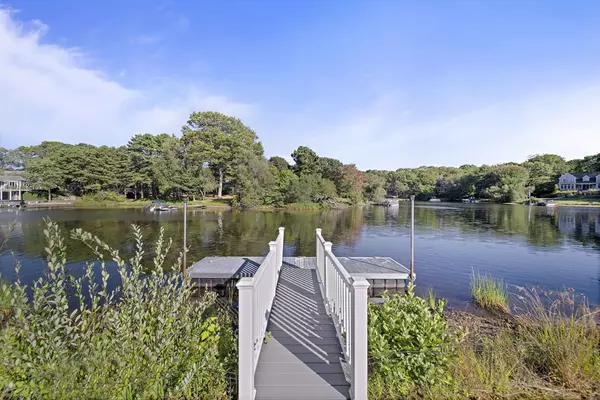 45 Pond Cir, Mashpee, MA 02649