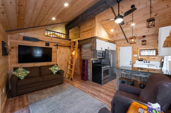 Epsom, NH 03234,24 Lake Rd