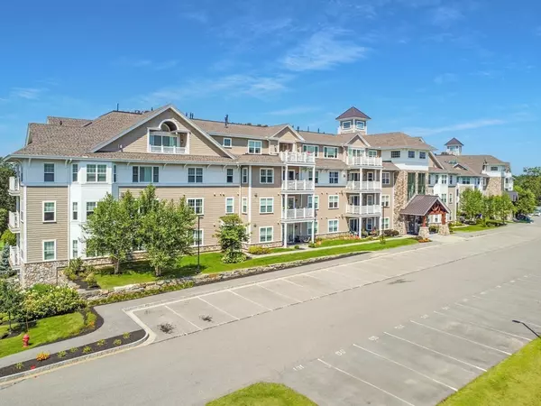 Atkinson, NH 03811,5 Longview Drive #107