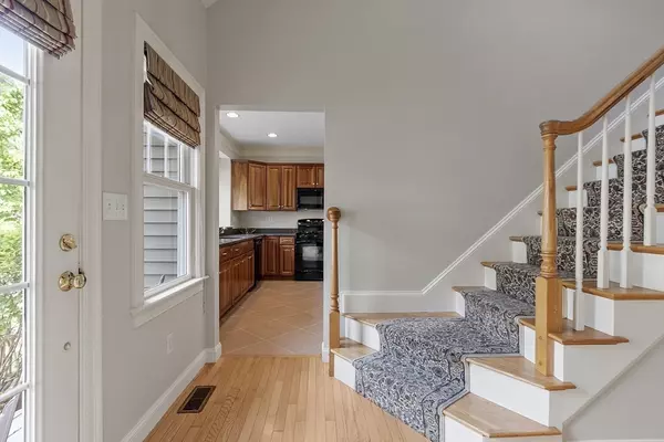 Hopkinton, MA 01748,11 Cole Dr #11