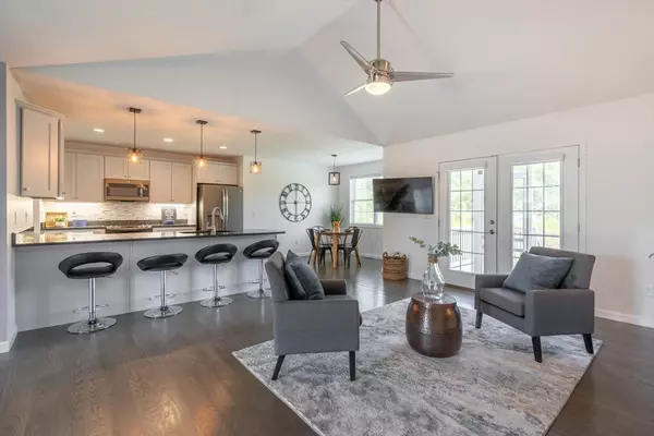 Webster, MA 01570,16 Concord Ct #16