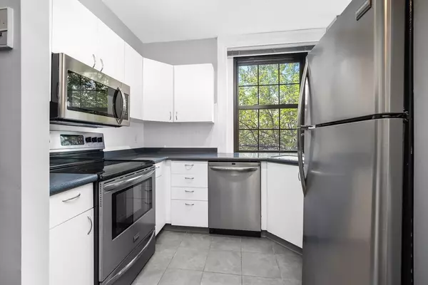Quincy, MA 02169,250 Whitwell St #8