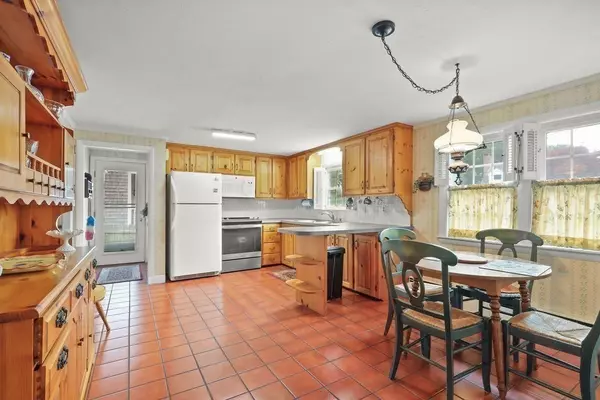 Falmouth, MA 02536,64 Ellsworth Dr