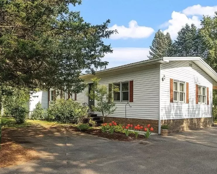 Shirley, MA 01464,29 Clark Rd