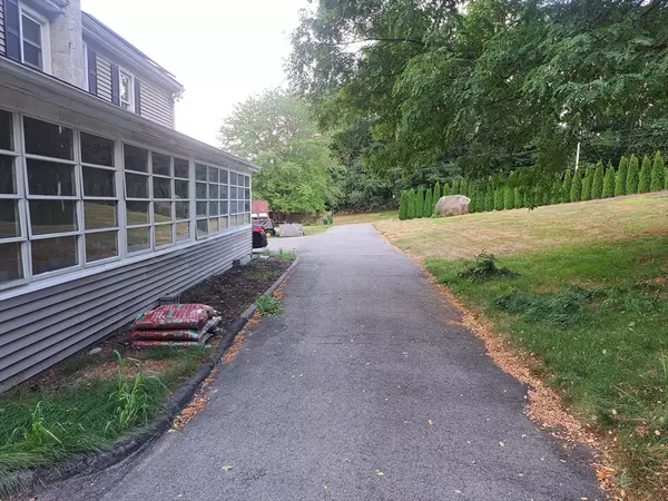 Dracut, MA 01826,1602 Mammoth Rd #2