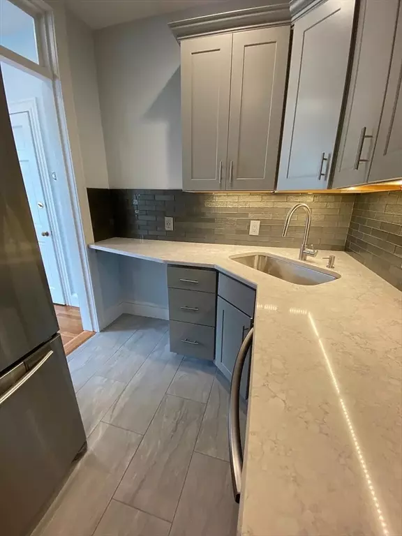 Boston, MA 02127,87 Farragut Road #1