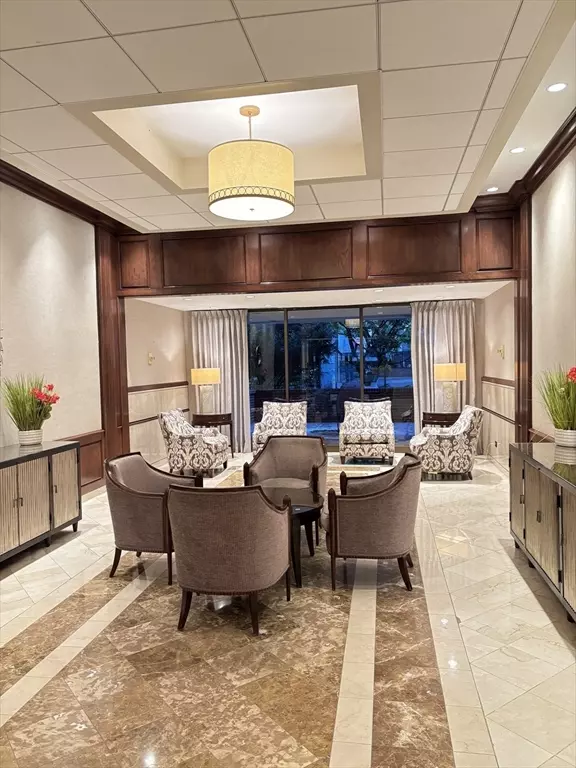 Boston, MA 02114,2 Hawthorne Pl #7O