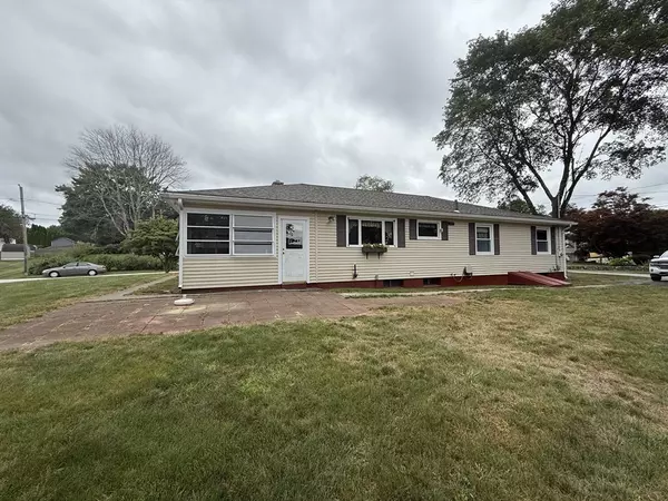 Dudley, MA 01571,58 Lakeview Ave