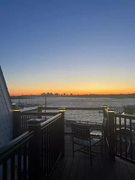 600 Shirley St #15, Winthrop, MA 02152