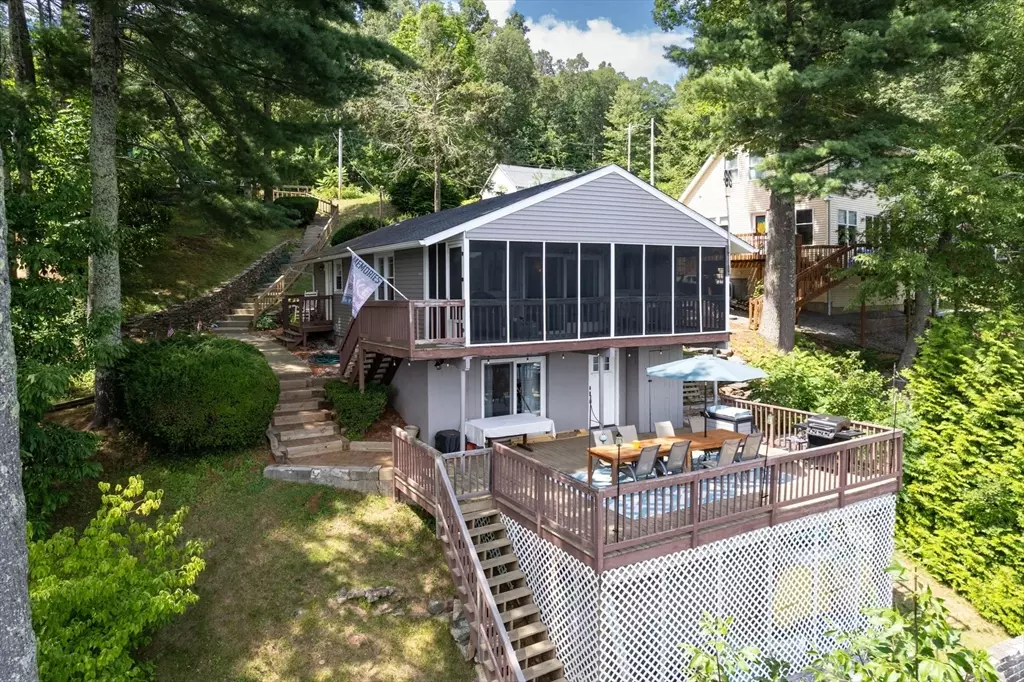 Holland, MA 01521,53 Sandy Beach Rd