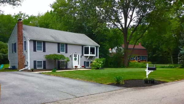 96 Autumn Dr, North Attleboro, MA 02760
