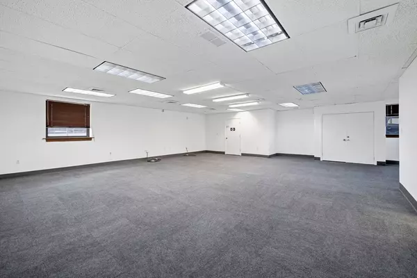 Burlington, MA 01803,113 Terrace Hall Ave #1