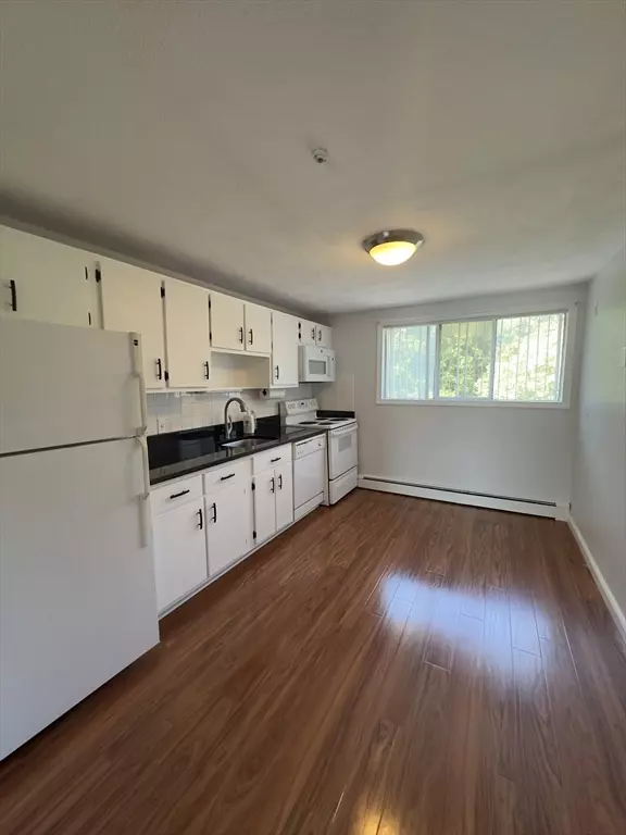 Weymouth, MA 02190,11 Woodcrest Ct #5