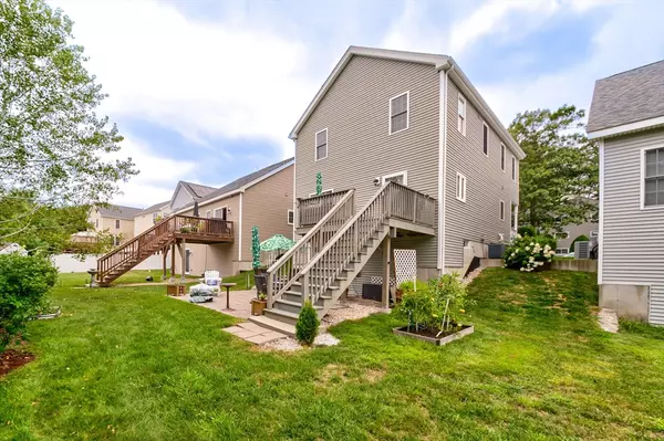 Uxbridge, MA 01569,102 Crownshield Ave #102
