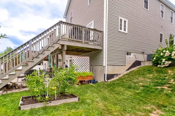 Uxbridge, MA 01569,102 Crownshield Ave #102