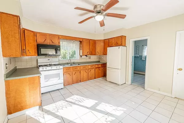 Taunton, MA 02780,19 Pine St