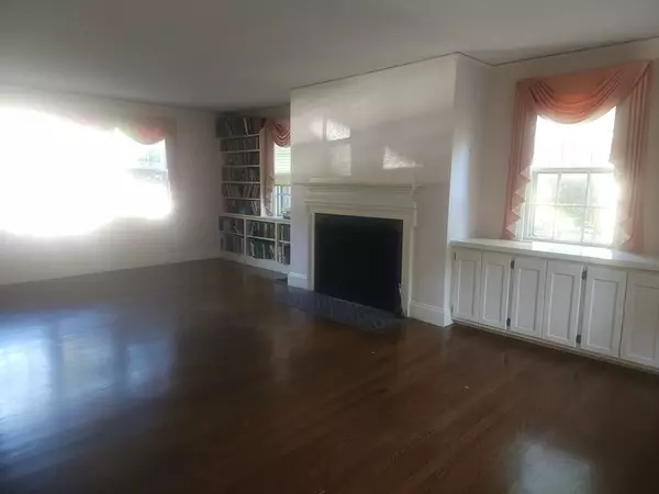 Wellesley, MA 02482,29 Denton Rd