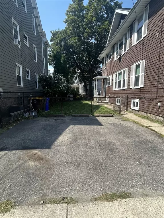 Fall River, MA 02720,884-886 Robeson St