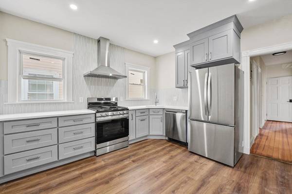 18 Lyon St #2, Boston, MA 02122