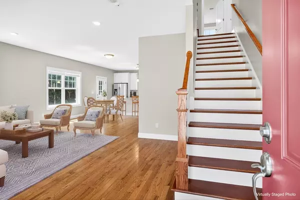 Falmouth, MA 02540,637 Gifford St #16A