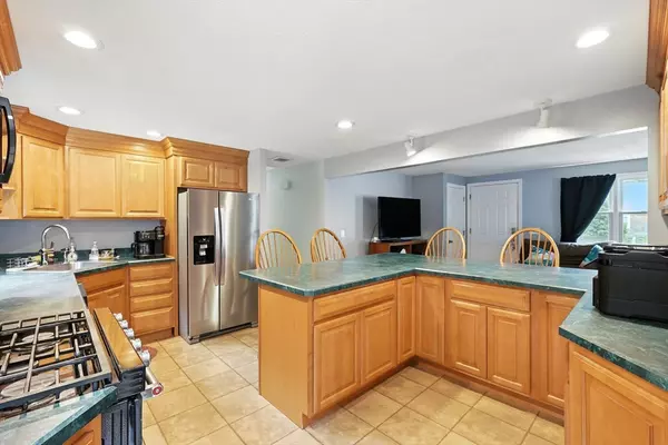 Carver, MA 02330,9 Murdock