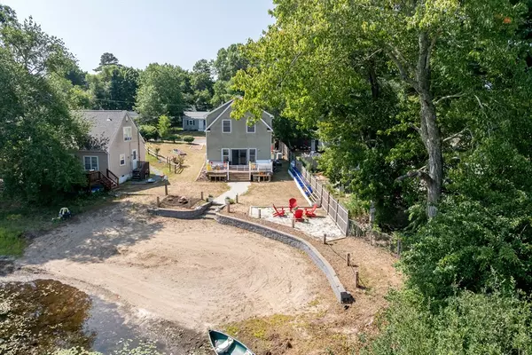 6 Marion St, Plymouth, MA 02360